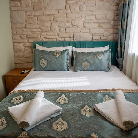 Sayina Hotel